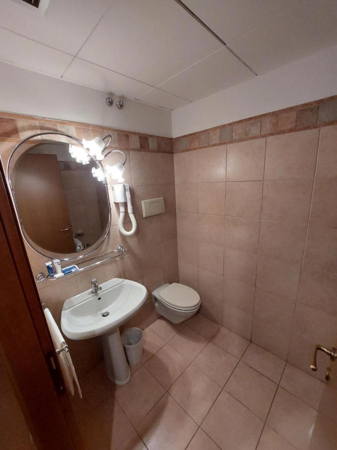 Excel Hotel Naviglio - Ca'Bianca Μιλάνο Εξωτερικό φωτογραφία