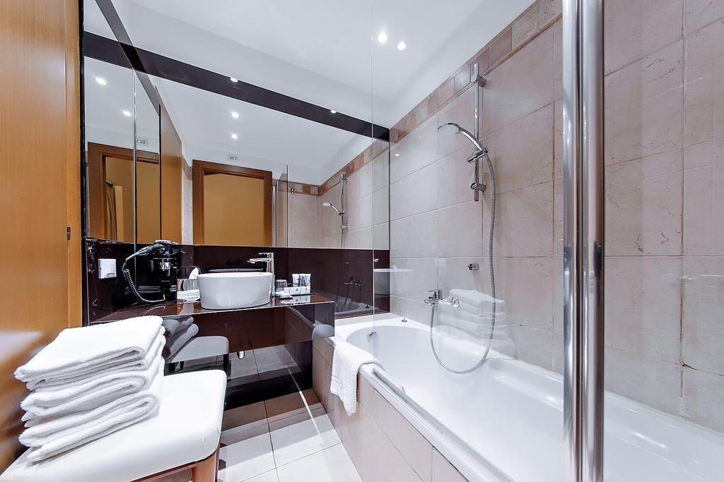 Excel Hotel Naviglio - Ca'Bianca Μιλάνο Εξωτερικό φωτογραφία